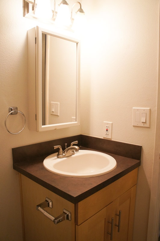 Building Photo - Top Floor 1 Bed in Buckman Neighborhood!