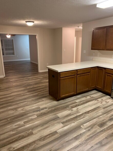 Building Photo - 7311 Annie Ln