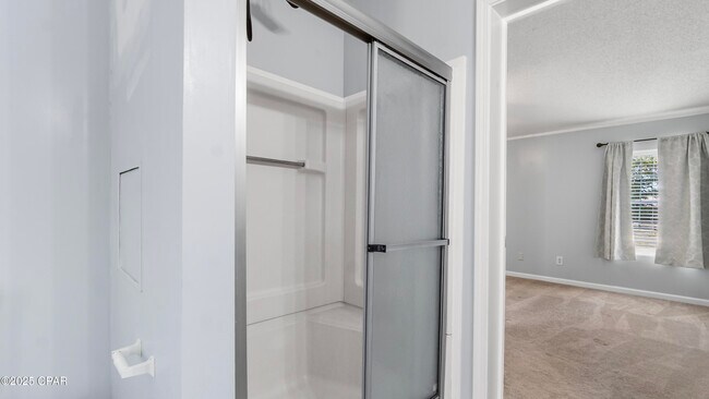 Building Photo - 12808 Clear Creek Rd