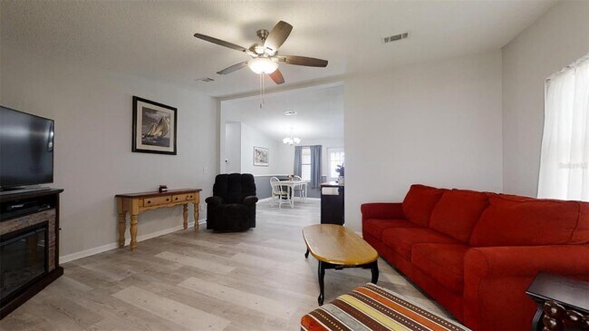 Building Photo - 1519 Hillcrest Dr