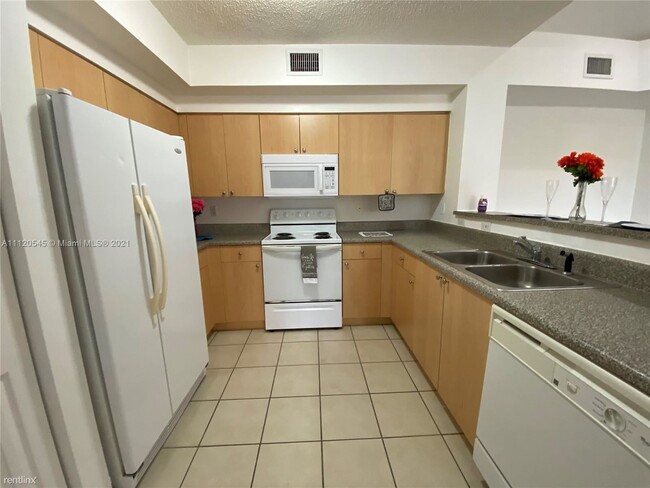 Building Photo - 2 br, 2 bath Condo - 2360 E Preserve Way 2...