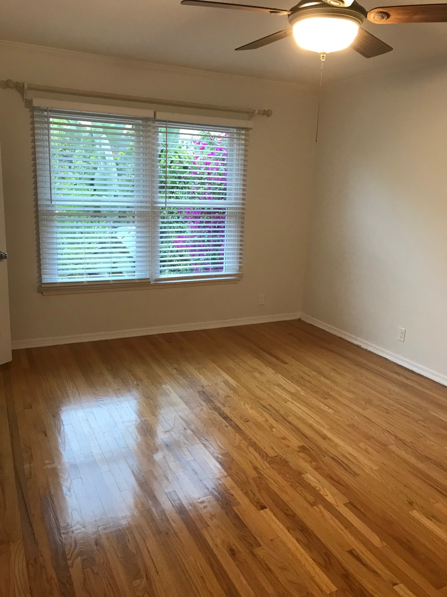 Master Bedroom - 144 S Roxbury Dr