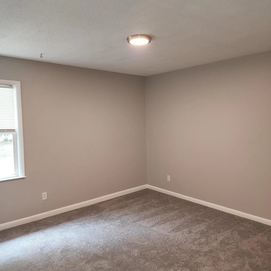 Building Photo - 211 Kirkland Pl