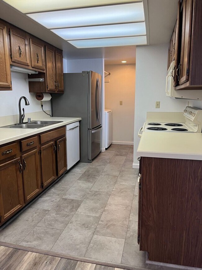 Building Photo - 8628 Onyx Dr SW