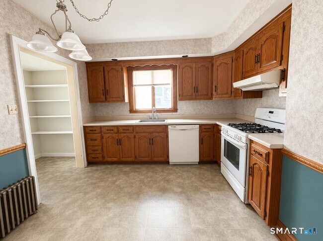 Building Photo - 44 Westphal St