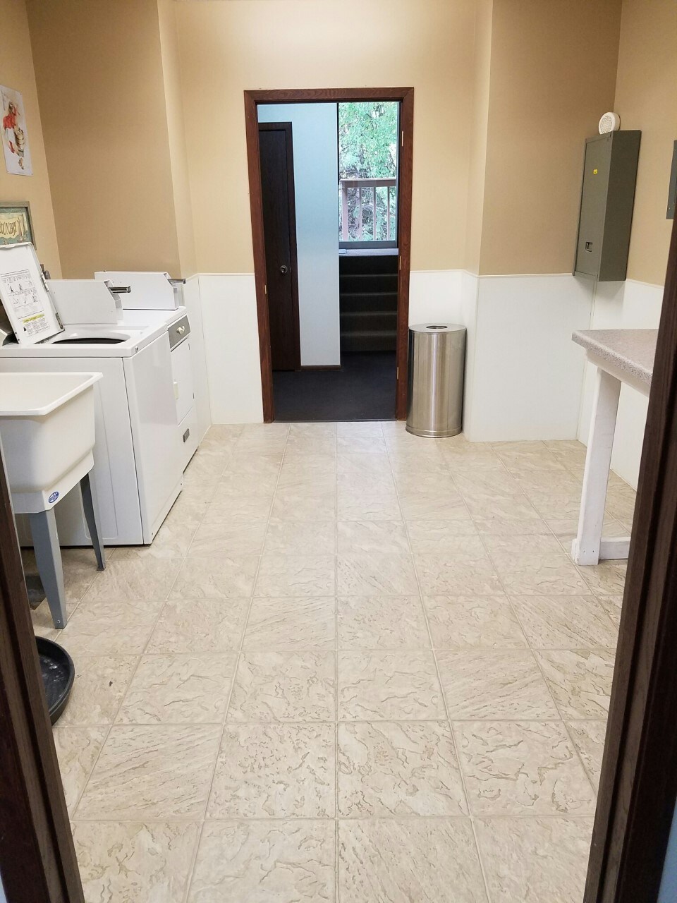 laundry area - 1647 Pleasant View Dr