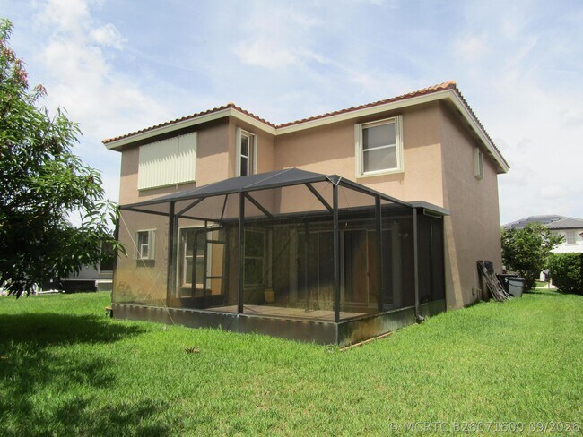 Building Photo - 1756 SW Jamesport Dr