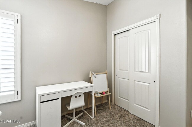 Building Photo - 12136 Middle Frk