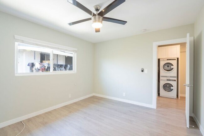 Building Photo - 5622 La Mirada Ave