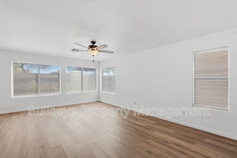 Building Photo - 27513 N 63rd Dr