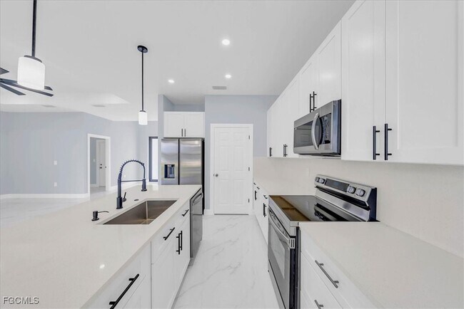 Building Photo - 3708 27th St SW