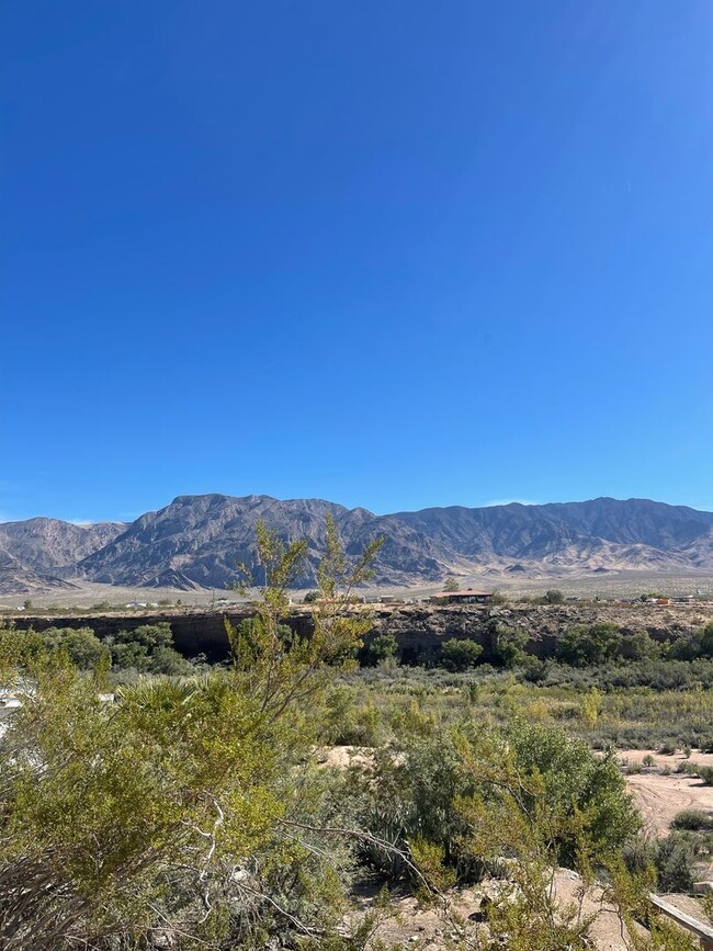 Building Photo - Home in Beaver Dam AZ