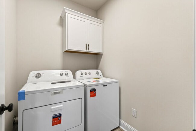 Building Photo - 7719 Claymont Cir