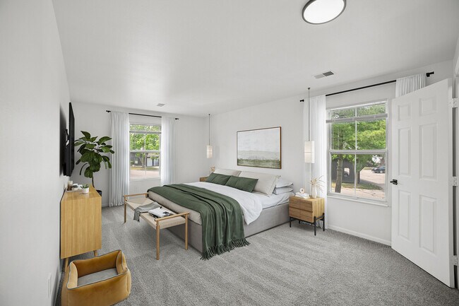 Building Photo - ReNew Woodland Ranch North