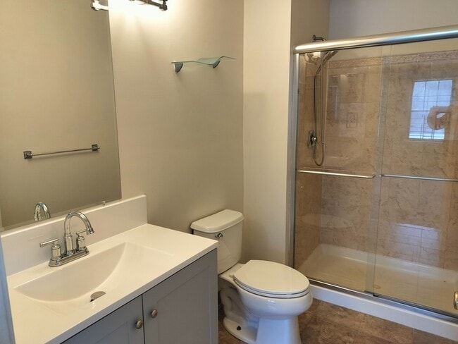 Building Photo - 19 Mendrey Ct