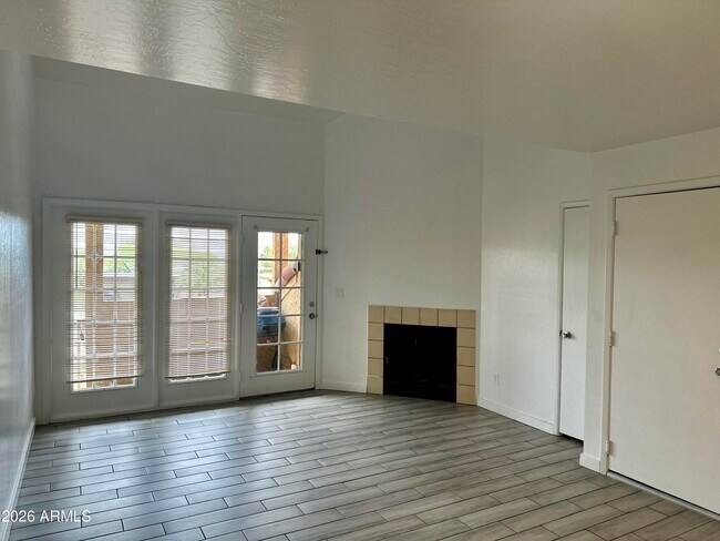 Building Photo - 4901 S Calle Los Cerros Dr