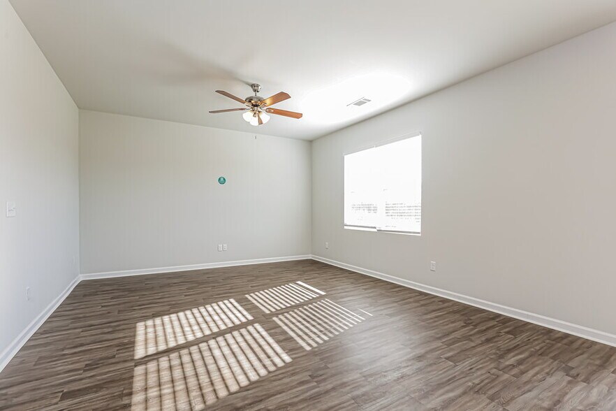 Building Photo - 610 Samuel Lee Ln