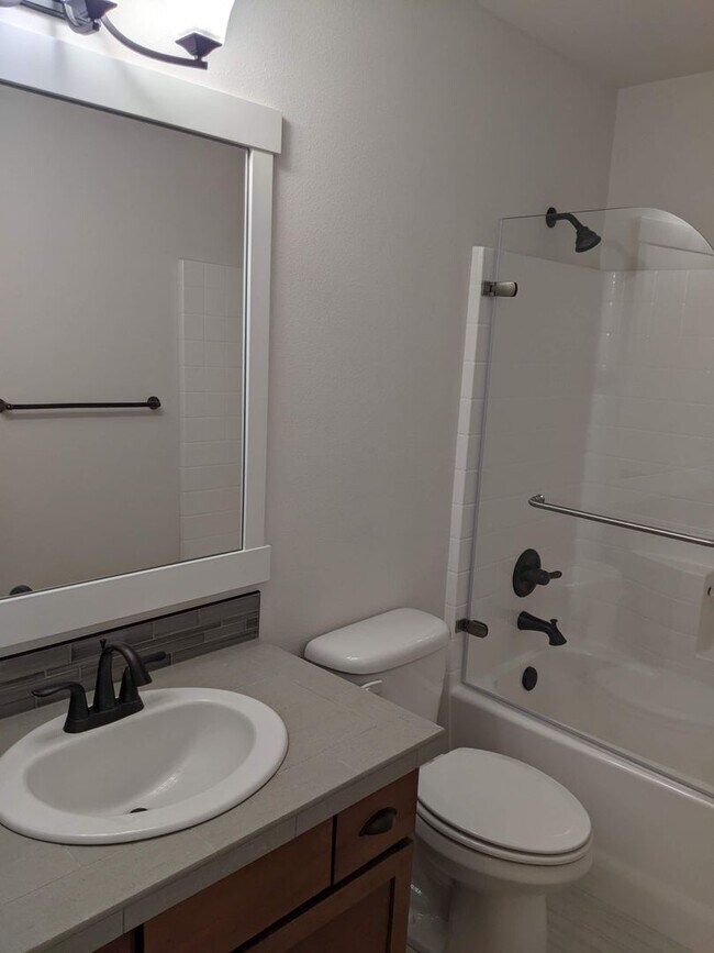 Building Photo - Brownstone at Issaquah Highlands for Rent