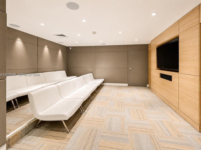 Building Photo - 951 Brickell Ave