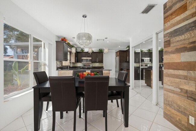 Building Photo - 7004 Galleon Cove Cir