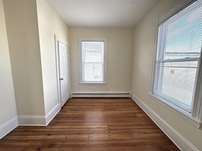 Building Photo - 405 Ferry St