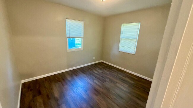 Building Photo - 1251 Laughren Dr
