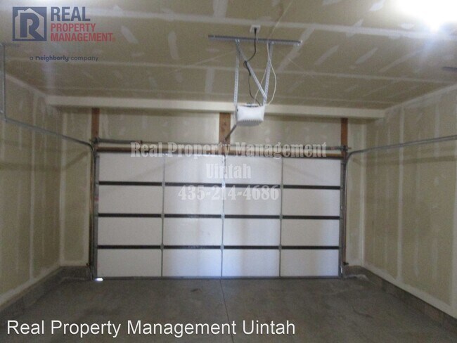 Building Photo - 3 br, 2.5 bath House - 407 E Gray Fox Lane