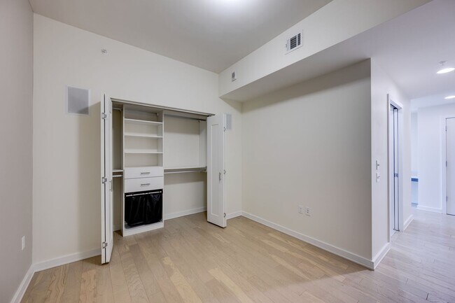 Building Photo - Beautiful 15th floor condo at TwelveTwelve