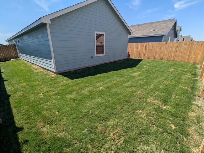 Building Photo - 583 Commander Abbott Dr