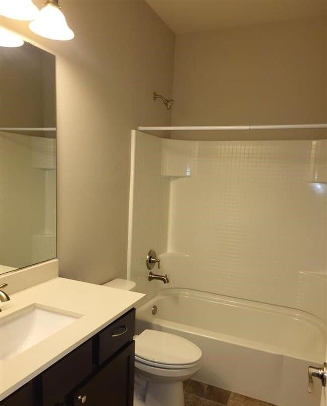 Building Photo - *$500 Move In Special*Beautiful 3 Bed 2 Bath Home in Enumclaw
