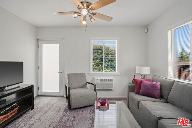 Building Photo - 709 Ocean Park Blvd