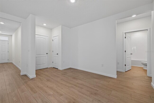 Building Photo - 2893 House Finch Rd