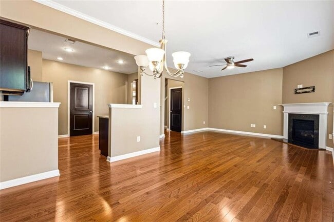 Building Photo - 3378 Vintage Cir SE