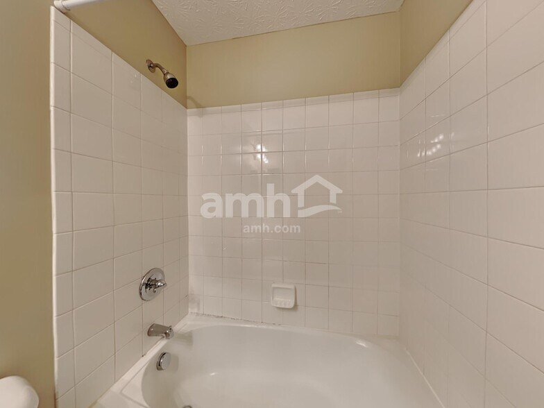 Building Photo - 5688 Battle Creek Way