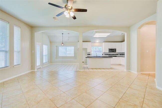 Building Photo - 802 Childers Ct