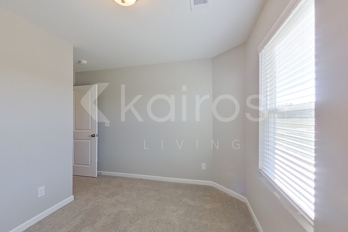 Building Photo - 908 Silent Barge Cv