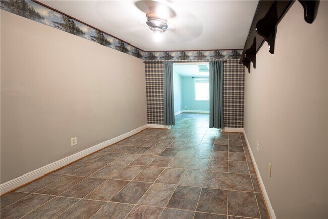 Building Photo - 7546 Maple Tree Dr