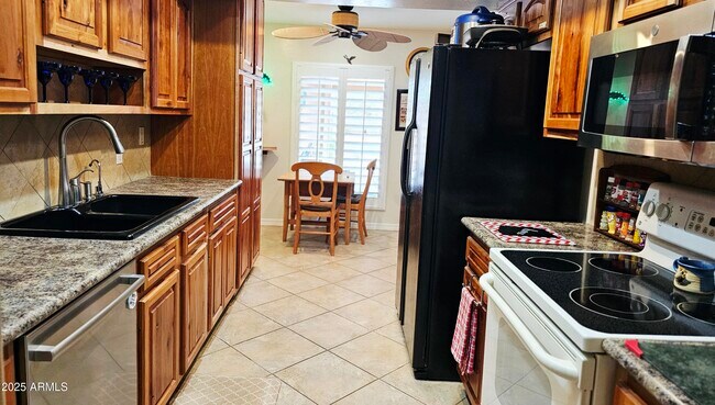 Building Photo - 25415 S Sedona Dr