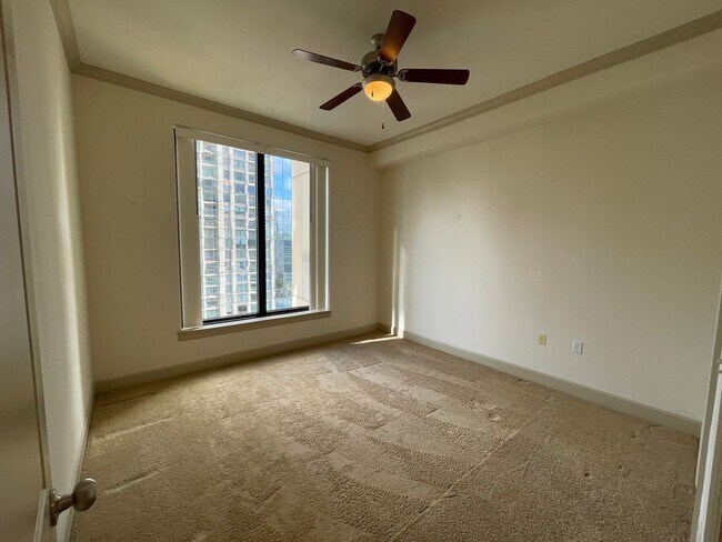 Building Photo - 2 Bedroom, 2 Bathroom Spacious Condo with Dining & Living Room within Heart of Buckhead