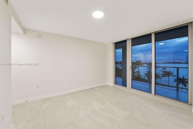 Building Photo - 1500 Bay Rd