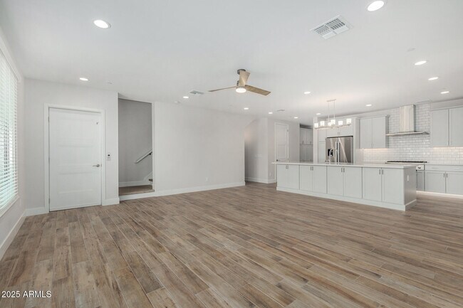 Building Photo - 4525 N 40th St