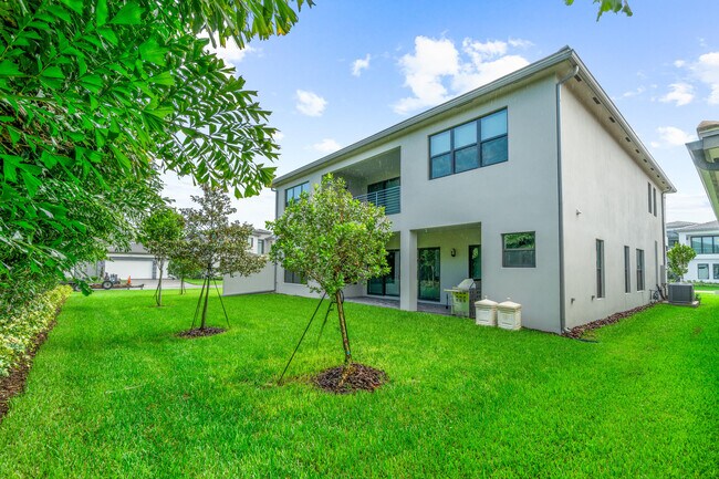 Building Photo - 17081 Five Waters Ave