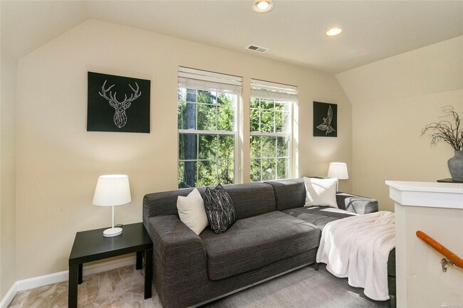 Building Photo - SEPTEMBER FREE >> Beautiful 3BR/3BA Townho...