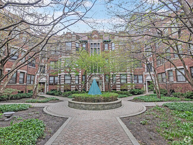 Building Photo - 834 Hinman Ave