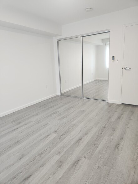 Mirrored closet doors - 801 South St