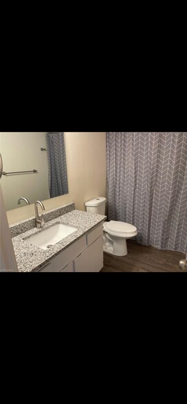 Building Photo - 6777 Winkler Rd