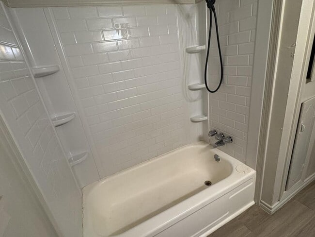 Building Photo - 805 Pershing Ave