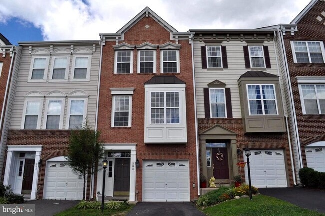 Building Photo - 505 Edmonton Terrace NE