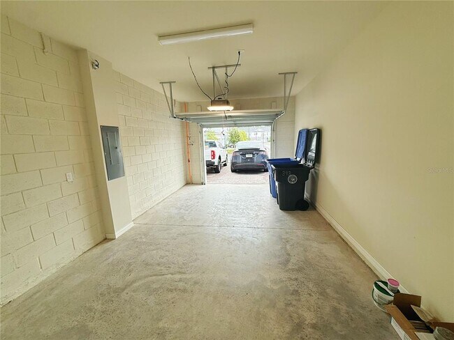 Building Photo - 393 Meadowland Pt