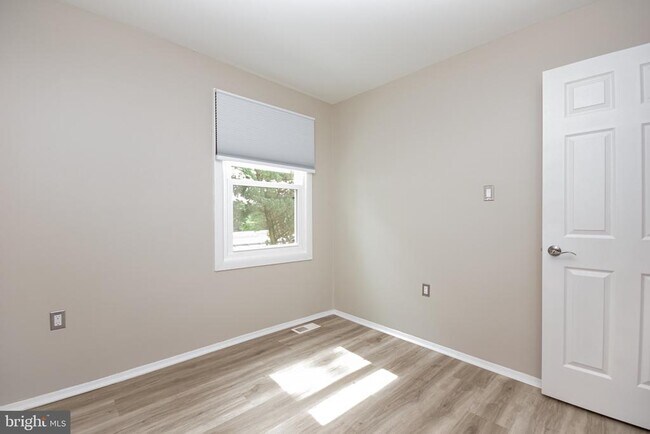 Building Photo - 8853 Teakwood Ct